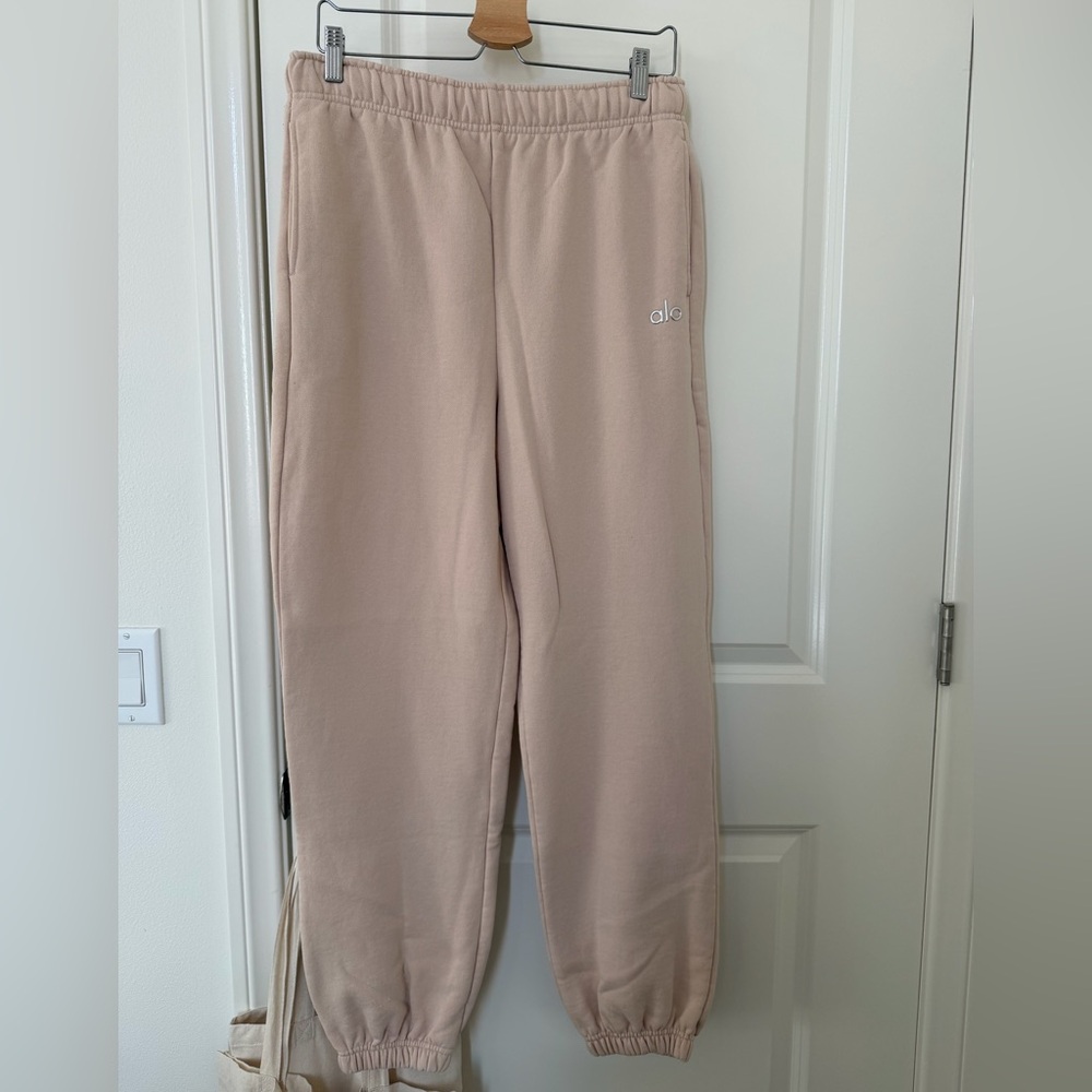 ALO Yoga Accolade sweatpants